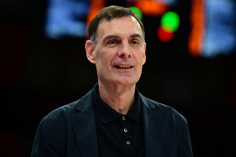 Μπαρτζώκας στη συν. Τύπου: «Ευχαριστώ τους προέδρους που έβαλαν πτήση τσάρτερ για να μην καθυστερήσουμε με τα μπλόκα»