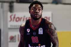 Ο Ταϊρίκ Τζόουνς έκανε το ντεμπούτο του με τον Ολυμπιακό - Πρώτο του καλάθι με κάρφωμα (vid)