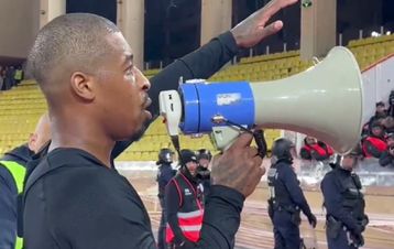 Ο Κιμπεμπέ απολογήθηκε με ντουντούκα στους οπαδούς της Παρί (vid)