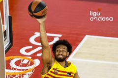 Καρδιοχτύπησε αλλά πέρασε από την έδρα της Μανρέσα η Μπάρτσα με σούπερ Πάρκερ!