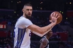 Βρέθηκε ο... εκλεκτός ψηλός για τους Λέικερς: Υπογράφουν τον Άλεξ Λεν