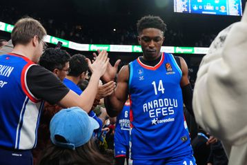 Τέλος από την Εφές ο Στάνλεϊ Τζόνσον