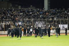 Οι παίκτες του ΟΦΗ πανηγύρισαν την πρόκριση στον τελικό με κρητικούς χορούς