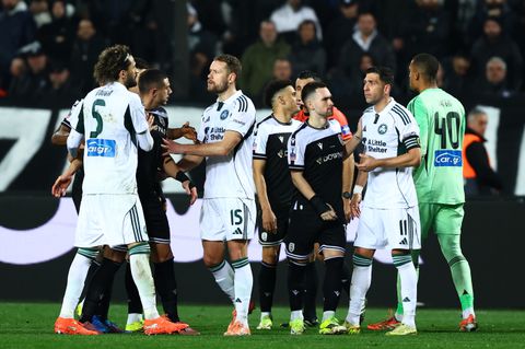 Ένταση ανάμεσα σε Μπακασέτα και Γιακουμάκη στην Τούμπα (pics)