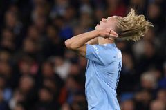 Επικό τρολάρισμα της Σίτι στον viral οπαδό της Γιουνάιτεντ για το κούρεμά του