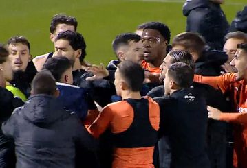 Μεγάλη ένταση μετά το φινάλε του Λεβαδειακός - ΟΦΗ! (vids)