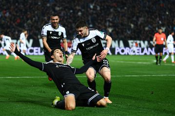 Ο Χατσίδης σε κενή εστία έκανε το 2-0 για τον ΠΑΟΚ