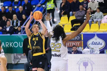 Πλήγμα για την ΑΕΚ - Εκτός δράσης ο Φλιώνης