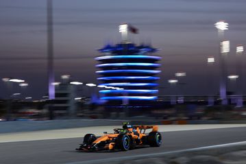 Ο Νόρις στην κορυφή της πρώτης ημέρας των δοκιμών στο Μπαχρέιν