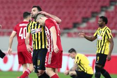 ΑΕΚ - Ολυμπιακός: Το ντέρμπι της τελευταίας αγωνιστικής 20 χρόνια πριν και η «συμμαχία» εναντίον του Παναθηναϊκού (vid)