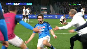 Τους... χόρεψε όλους ο Κβαρατσχέλια και έκανε το 1-0 για τη Νάπολι (vid)