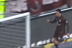 Ο Σάλιακας σκόραρε στο ντέρμπι της Ζανκτ Πάουλι με το Αμβούργο (vid)