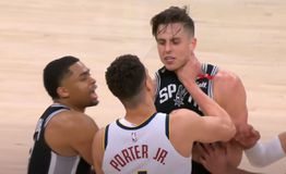 Λίγο έλειψε να γίνει... μακελειό στο Σαν Αντόνιο, αλλά ο Κόλινς δεν αντέδρασε όταν ο Πόρτερ τον έπιασε από το λαιμό (vid)