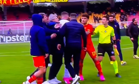 Τρομερά πράγματα στη Serie A: Προπονητής έριξε κουτουλιά σε αντίπαλο ποδοσφαιριστή - Άμεση απόλυση από την ομάδα του! (vid)