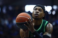 Χολμς: «Ανυπομονούμε να παίξει ο Λεσόρ» - Τι είπε για την επίσκεψη του Γιαννακόπουλου