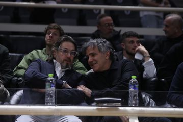 Μαζί Μυστακίδης και Τρινκιέρι για τον αγώνα με το Περιστέρι (pics/vid)