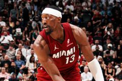 «Διαστημικός» Αντεμπάγιο με 83 πόντους «κατάπιε» τους Ουίζαρντς και έσπασε το ρεκόρ του Κόμπι Μπράιντ