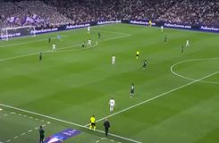 Απίθανη ασίστ του Κουρτουά και προβάδισμα για τη Ρεάλ Μαδρίτης!