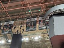 Αντικαταστάθηκε το λάβαρο του Μποντιρόγκα στο T-Center με αυτό του Αλβέρτη (pic)