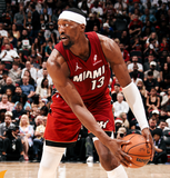 «Διαστημικός» Αντεμπάγιο με 83 πόντους στη νίκη των Χιτ επί των Ουίζαρντς