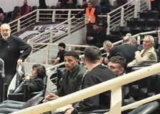 Οι ποδοσφαιριστές του ΠΑΟΚ δίπλα στην ομάδα μπάσκετ για το ματς με το Περιστέρι (vid)