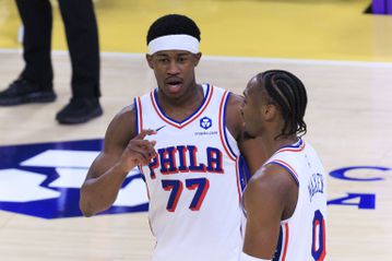 Σημαντικές νίκες για 76ers και Χοκς