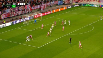 Το εντυπωσιακό σουτ του Κρούνιτς με το αριστερό και η εξαιρετική απόκρουση του Τζολάκη