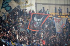 Αναβρασμός στη Λισαβόνα με τους οπαδούς της Μαρσέιγ: «Αν χρειαστεί να σκαρφαλώσουμε κάγκελα θα το κάνουμε»