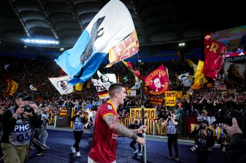 Τρομερό: Οι οπαδοί της Ρόμα συγκέντρωσαν τα χρήματα για το πρόστιμο του Μαντσίνι που κρατούσε τη σημαία της Λάτσιο με έναν αρουραίο
