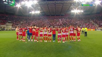 Οι πανηγυρισμοί των παικτών του Ολυμπιακού μετά τη νίκη με τη Φενέρ