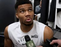 Η ατάκα του Γιάννη Αντετοκούνμπο για τον Μάικλ Τζόρνταν: «Δεν νομίζω πως δουλεύει έτσι...» (vid)