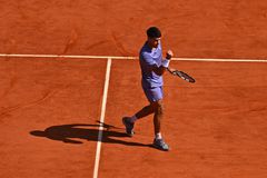 Ο Αλκαράθ «επιβίωσε» και προκρίθηκε στα ημιτελικά του Μόντε Κάρλο