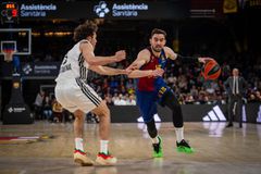 Ζορίστηκε αλλά κέρδισε τη Βίρτους η Μπαρτσελόνα και ετοιμάζεται για play in