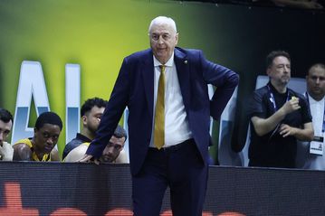 Σάκοτα «Δεν θα ήθελα να αφήσω την ΑΕΚ και να σκέφτομαι τι μπορεί να γίνει»