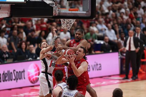 Καρδιοχτύπησε αλλά έκανε το 2-0 η Αρμάνι (highlights)