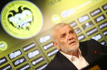 Παλαίμαχοι ΑΕΚ για Μελισσανίδη: «Ήσουν προστάτης και πατρική φιγούρα, πήρες την ΑΕΚ μεγάλη και την έκανες ακόμα μεγαλύτερη»