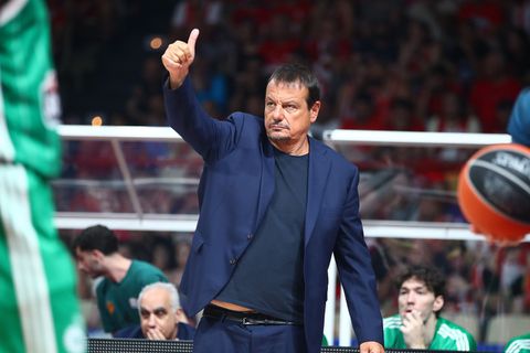Αταμάν: «Πήραμε Σορτς, ο Μίτσιτς θέλει να γυρίσει αλλά δεν γίνεται να τον πάρουμε - Τι είπε για Φουρνιέ»