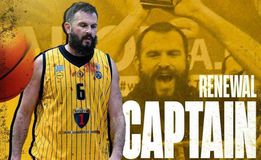 Ο Φώτσης συνεχίζει να γράφει ιστορία στα παρκέ!