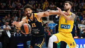 Ο Άντονι Γκιλ συνεχίζει στους Γουίζαρντς