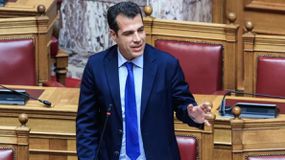 Θ. Πλεύρης στη Βουλή: «Τέλος το παραμύθι με τις μωρομάνες» – Αντιδρά η αντιπολίτευση στα μέτρα για το μεταναστευτικό