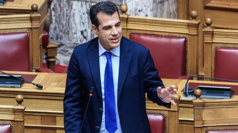 Θ. Πλεύρης στη Βουλή: «Τέλος το παραμύθι με τις μωρομάνες» – Αντιδρά η αντιπολίτευση στα μέτρα για το μεταναστευτικό