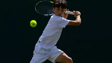 Αήττητος και στα ημιτελικά του Wimbledon ο «τρομερός» Παγώνης