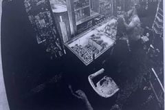 Προκαλούν ανατριχίλα οι φωτογραφίες με τις τελευταίες στιγμές του Μιχάλη!