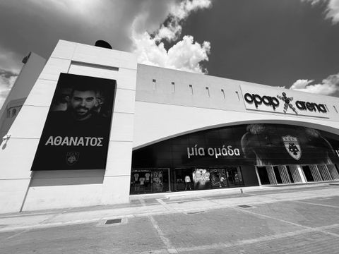 Φόρος τιμής στην μνήμη του Μιχάλη στην Opap Arena, λίγο πριν το τελευταίο «αντίο»