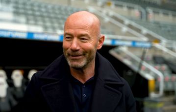 Ο «πιλότος» Άλαν Σίρερ βιάζεται να βάλει τον Κέιν στο αεροπλάνο για να προστατεύσει το ρεκόρ του (pic)