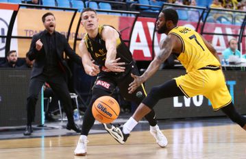 Το γεμάτο καλοκαίρι του Φλιώνη στον δρόμο για επιστροφή