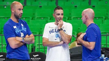 Χαραλαμπίδης: «Σε αυτήν την Εθνική δεν περισσεύει κανείς»