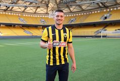 Ο Γιόβιτς... μπαλαντέρ και ο Ελίασον στο δίτερμα