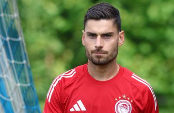 Ολοταχώς από τον Ολυμπιακό προς Αλ Καλίτζ ο Γιώργος Μασούρας-Το συμβόλαιό του