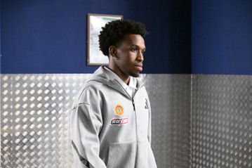 Ο Σορτς υπέγραψε ένα... κάρο αυτόγραφα στην Accor Arena (vid)